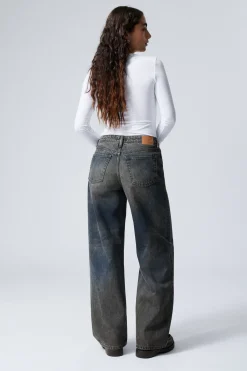 AMPLE – TIEF SITZENDE, LOCKERE JEANS IM USED-LOOK|Weekday Cheap