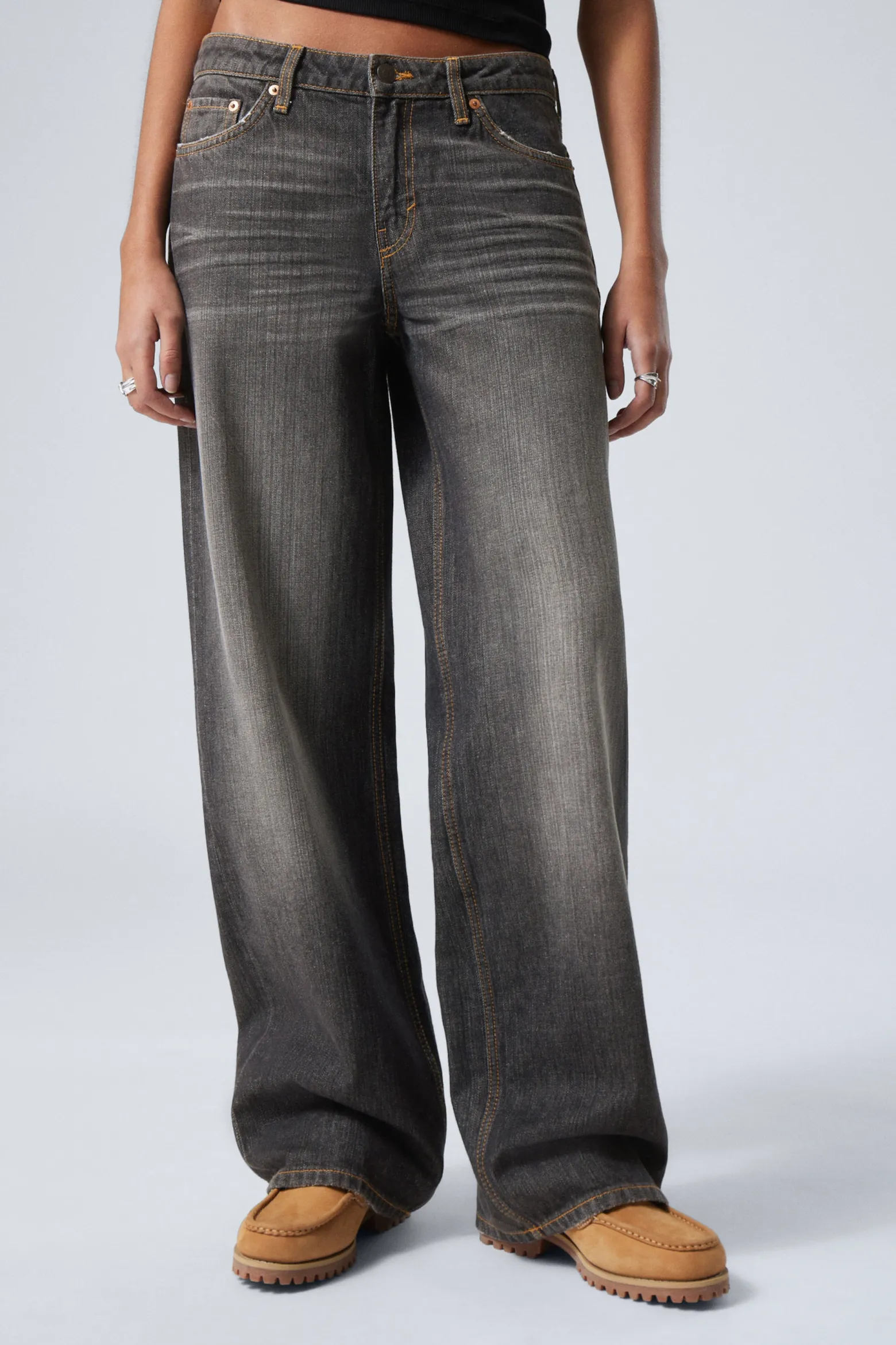 AMPLE LOW WAIST LOOSE WIDE LEG JEANS|Weekday Cheap