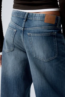 AMPLE LOW WAIST LOOSE WIDE LEG JEANS|Weekday Discount