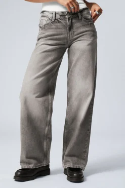 AMPLE LOW WAIST LOOSE WIDE LEG JEANS|Weekday Clearance