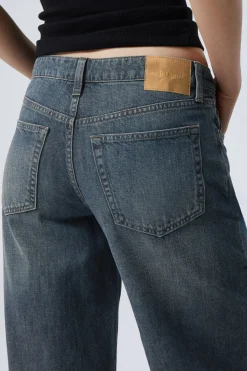 AMPLE LOW WAIST LOOSE WIDE LEG JEANS|Weekday Shop