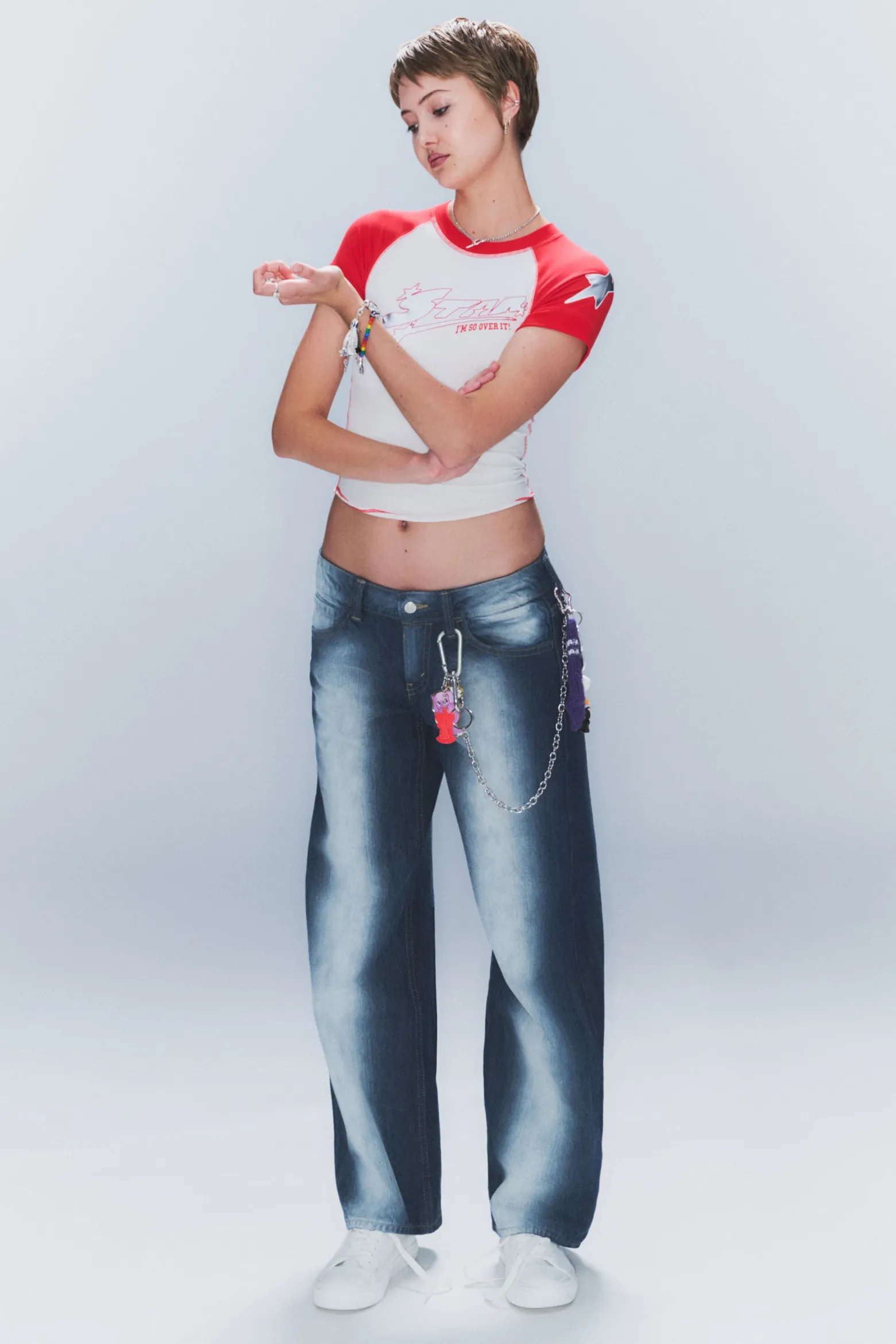 ANTI – JEANS MIT NIEDRIGER TAILLE UND GERADEM BEIN|Weekday Shop