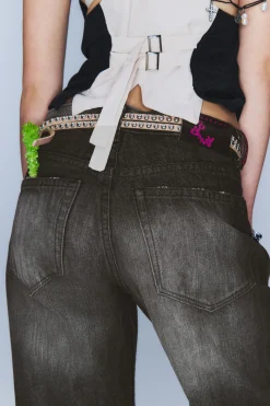 ANTI – UNISEX-JEANS MIT NIEDRIGEM BUND|Weekday Flash Sale