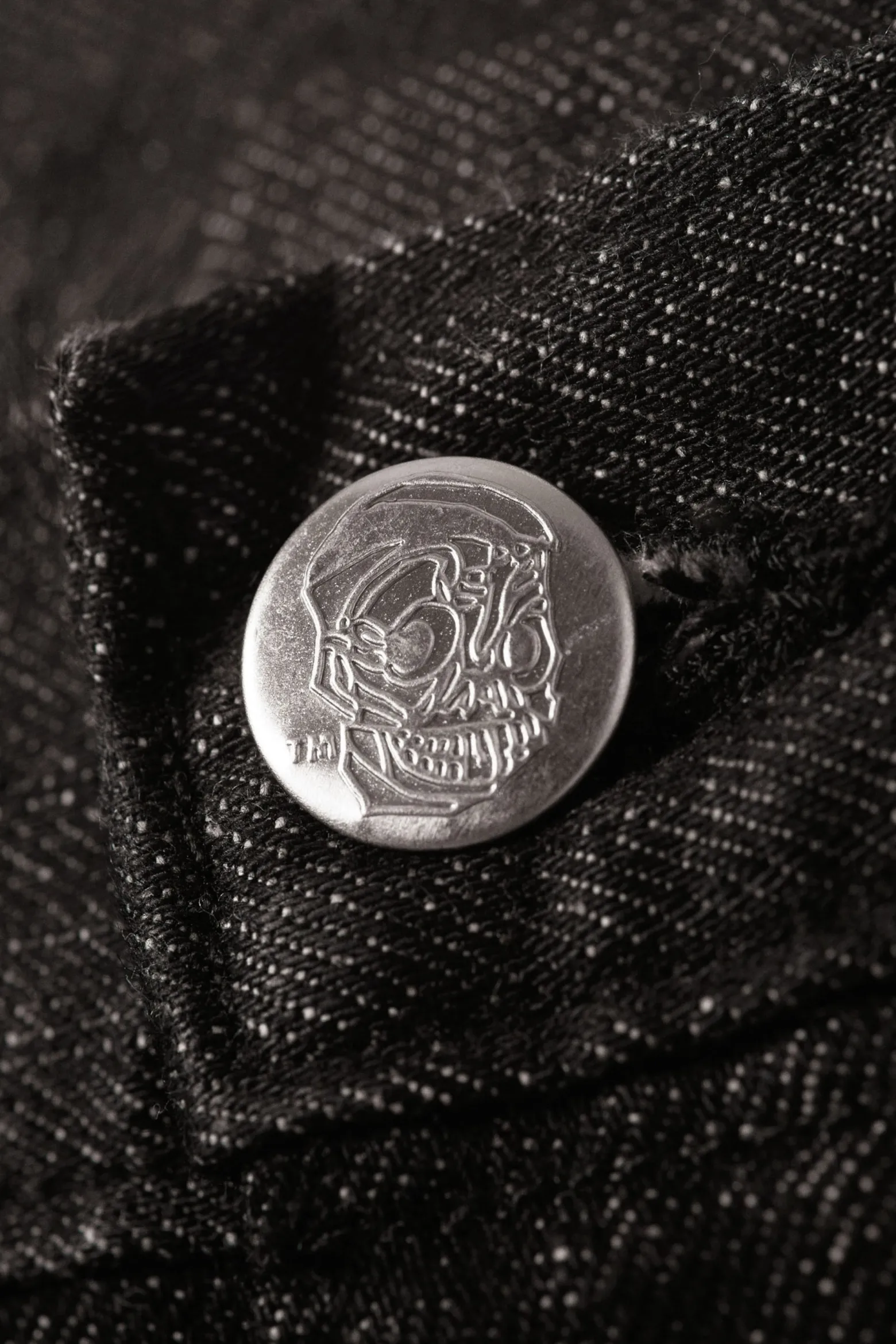 ANTI – UNISEX-JEANS MIT NIEDRIGEM BUND|Weekday Outlet