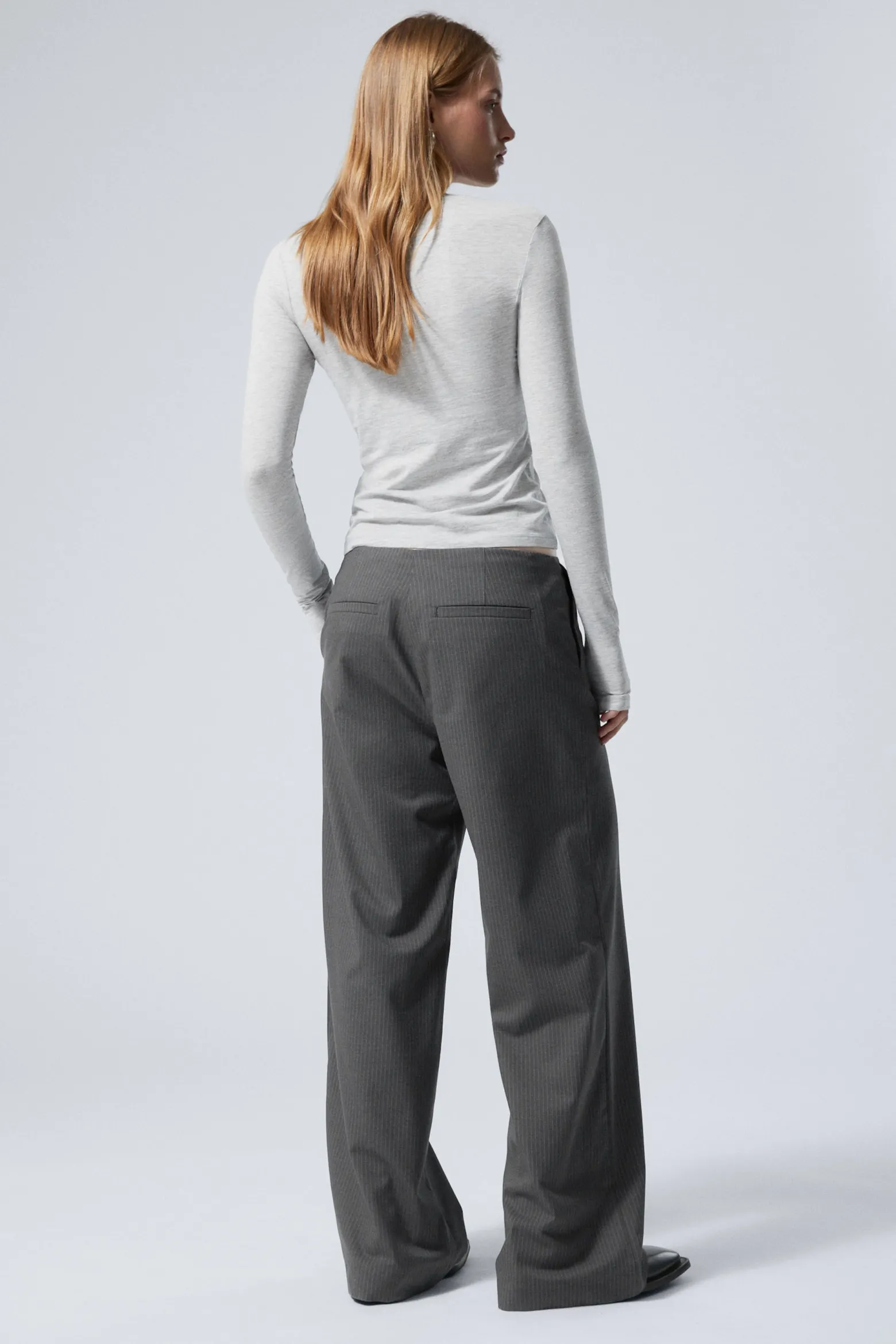 ANZUGHOSE MIT ABGESCHNITTENEM BUND|Weekday Shop