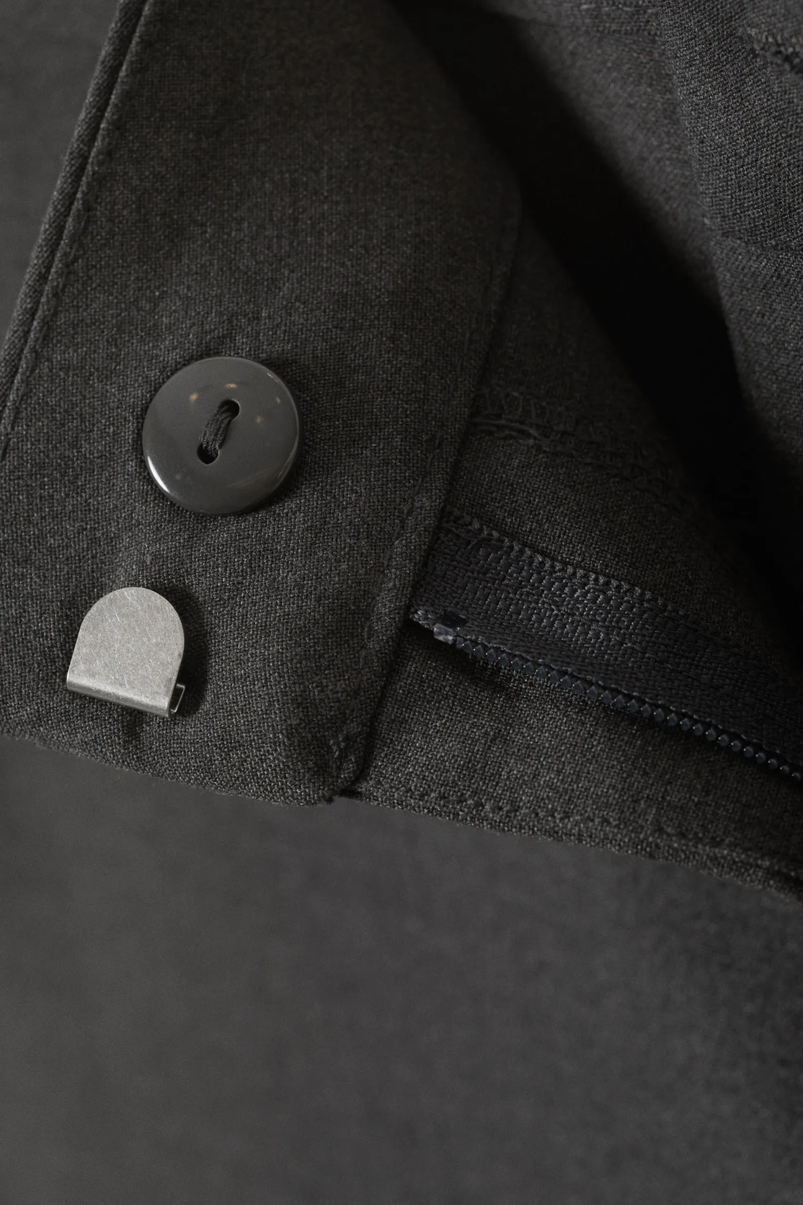 ANZUGHOSE MIT SCHLAG|Weekday Clearance