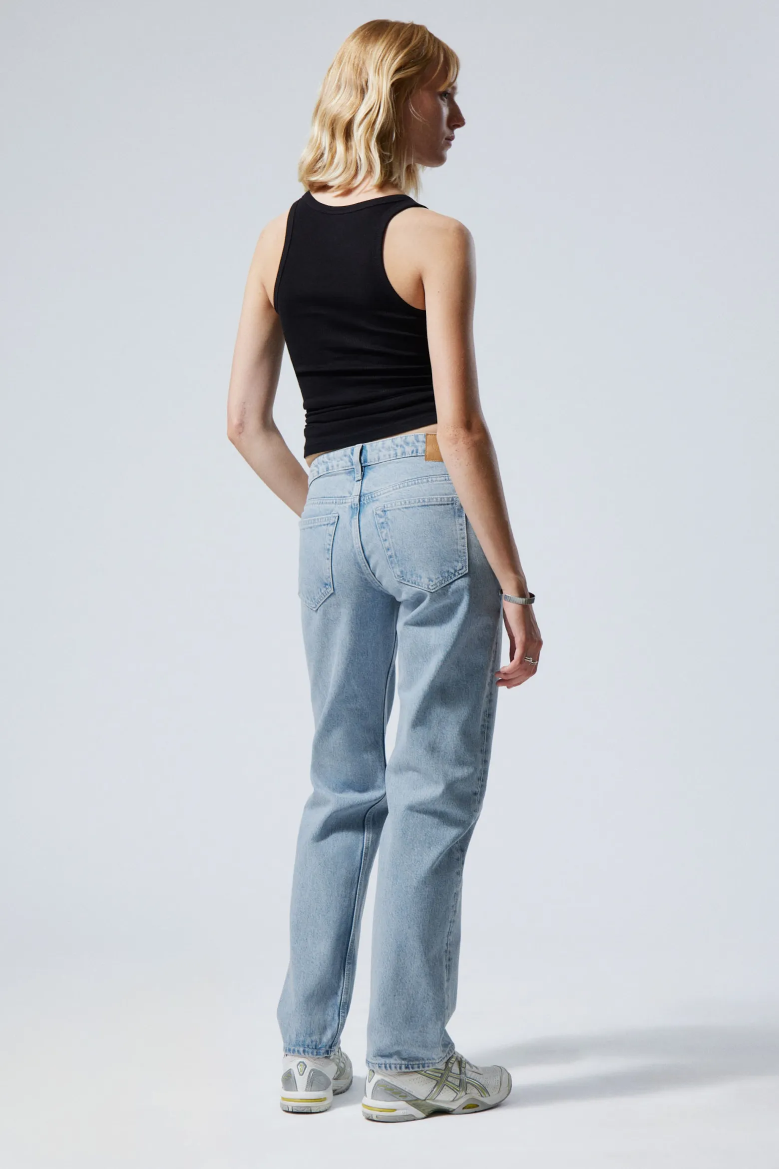 ARROW LOW WAIST REGULAR STRAIGHT LEG JEANS|Weekday Clearance