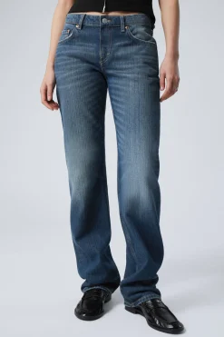 ARROW LOW WAIST REGULAR STRAIGHT LEG JEANS|Weekday Fashion