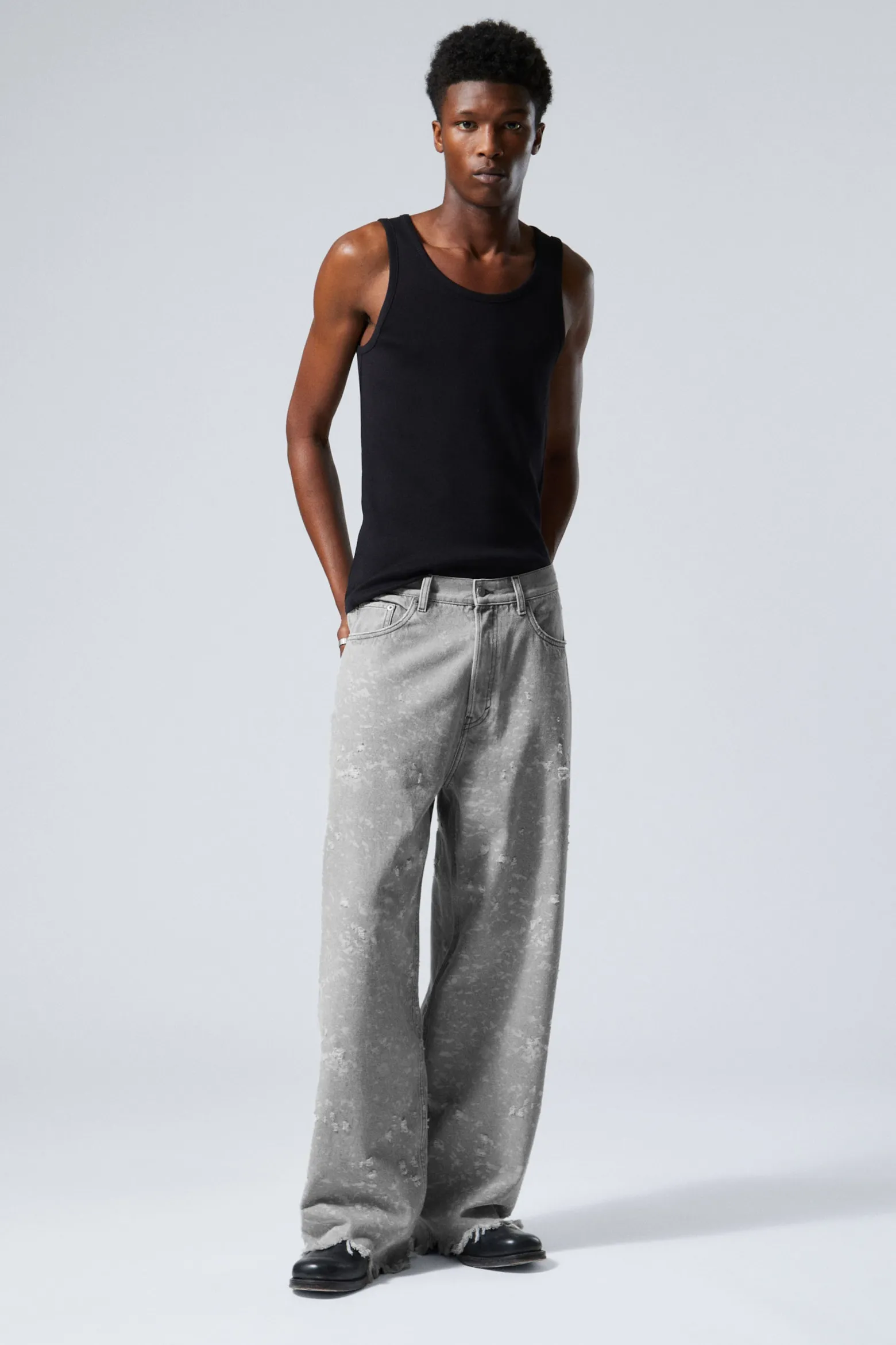 ASTRO – WEIT GESCHNITTENE TRASH-JEANS|Weekday Clearance