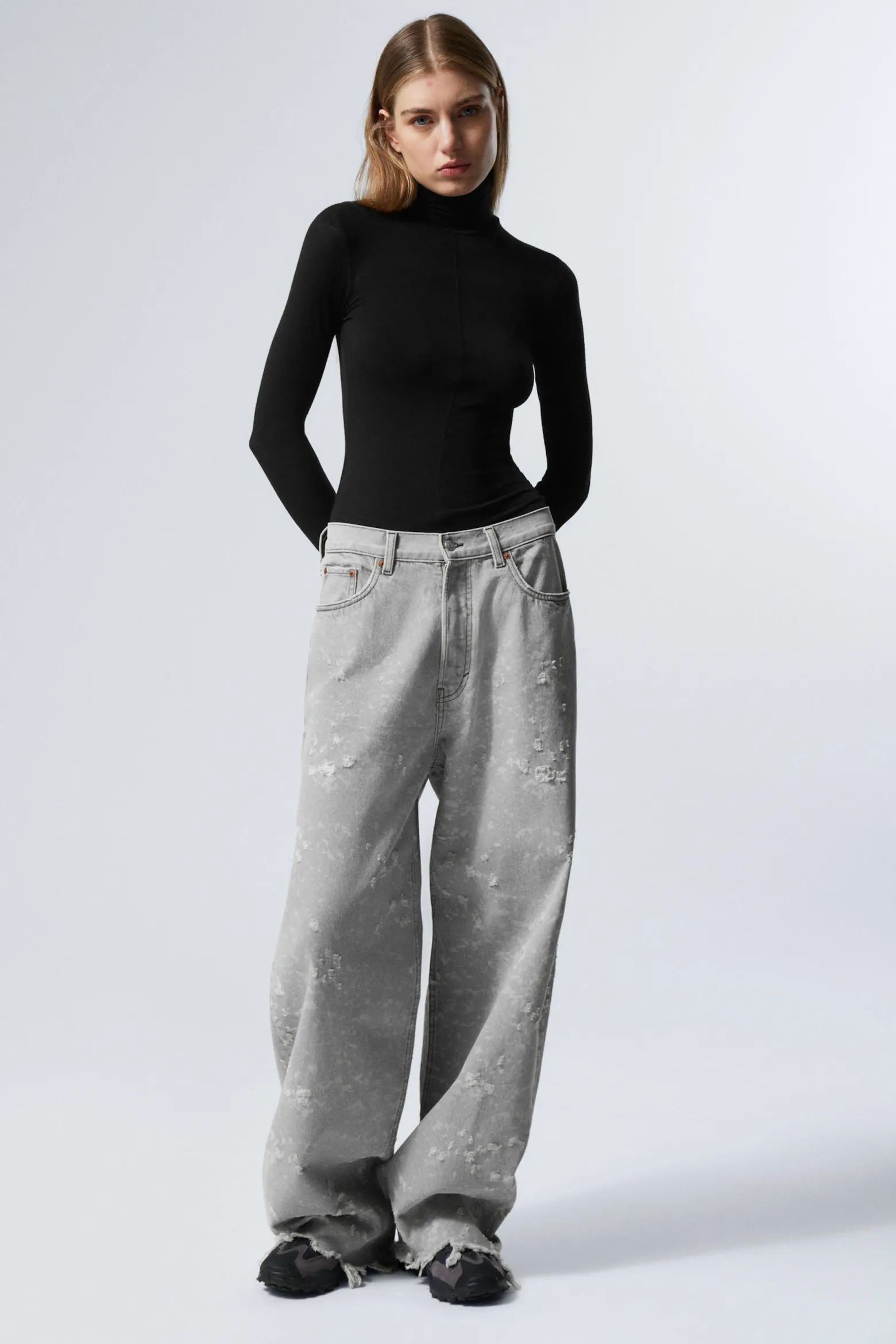 ASTRO – WEIT GESCHNITTENE TRASH-JEANS|Weekday Clearance