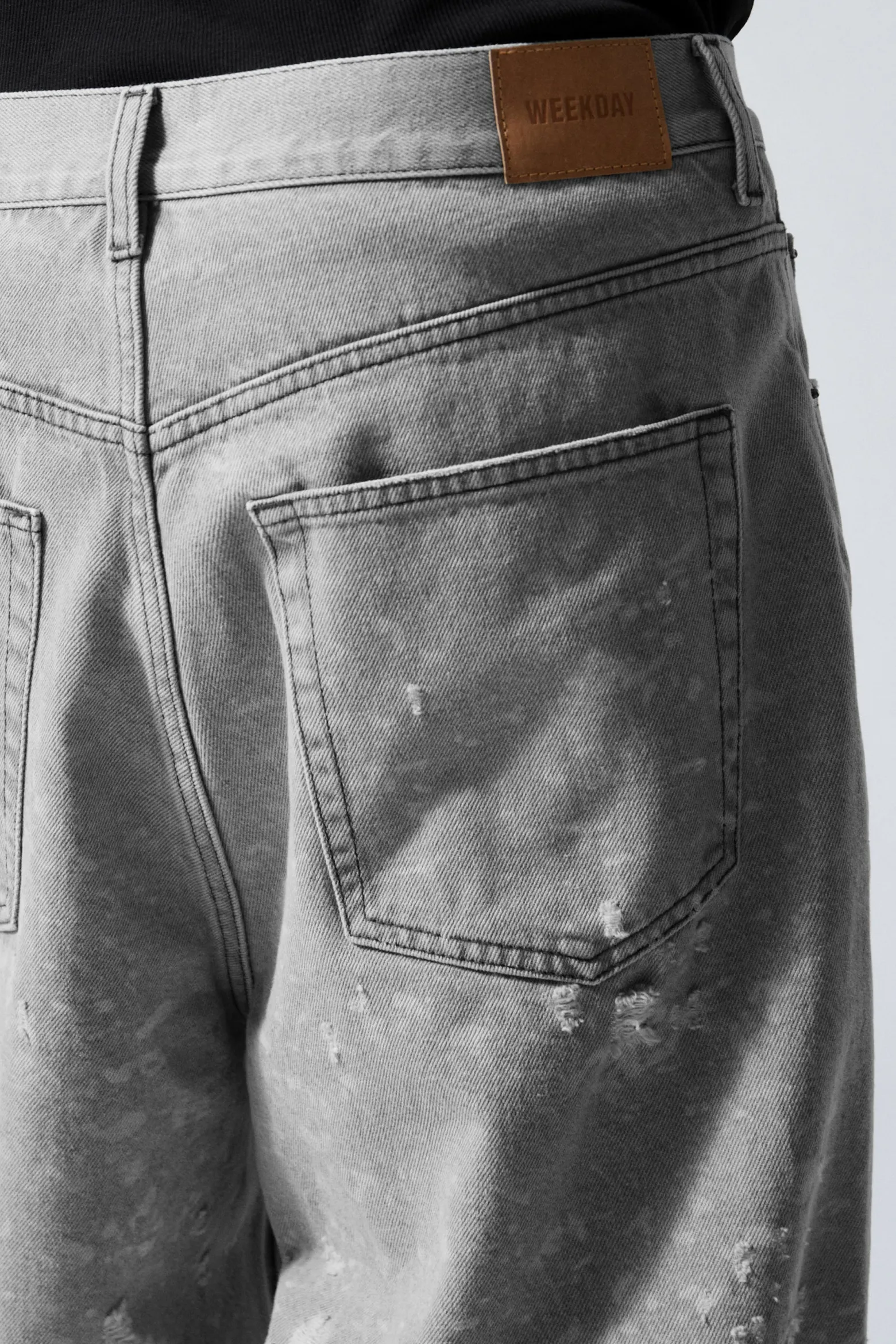 ASTRO – WEIT GESCHNITTENE TRASH-JEANS|Weekday Clearance