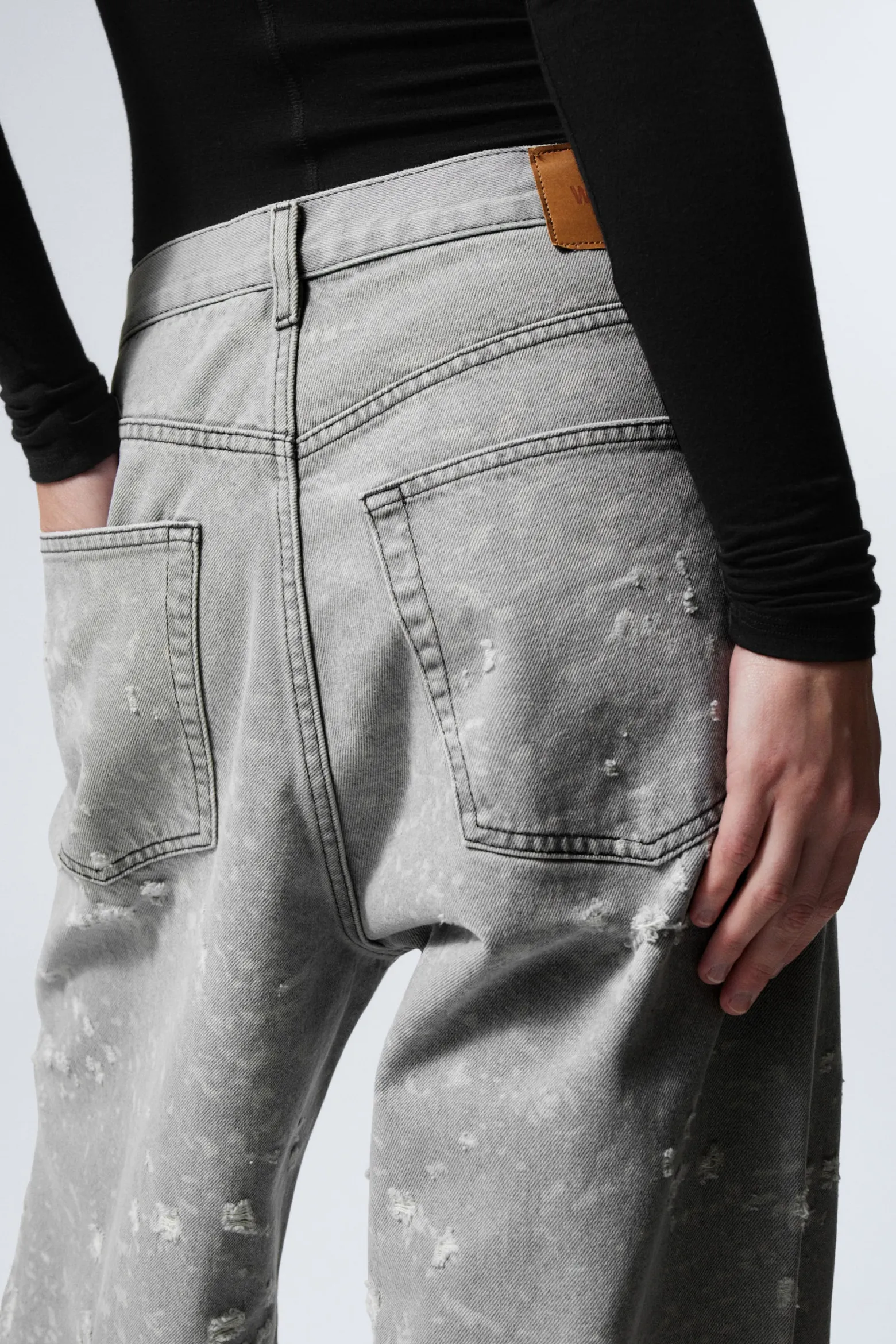 ASTRO – WEIT GESCHNITTENE TRASH-JEANS|Weekday Clearance