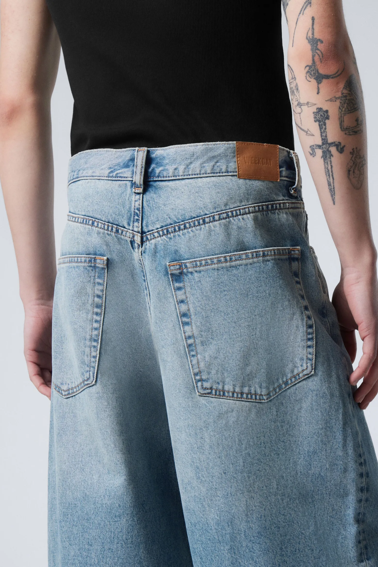 ASTRO LOOSE BAGGY LEG JEANS|Weekday Best