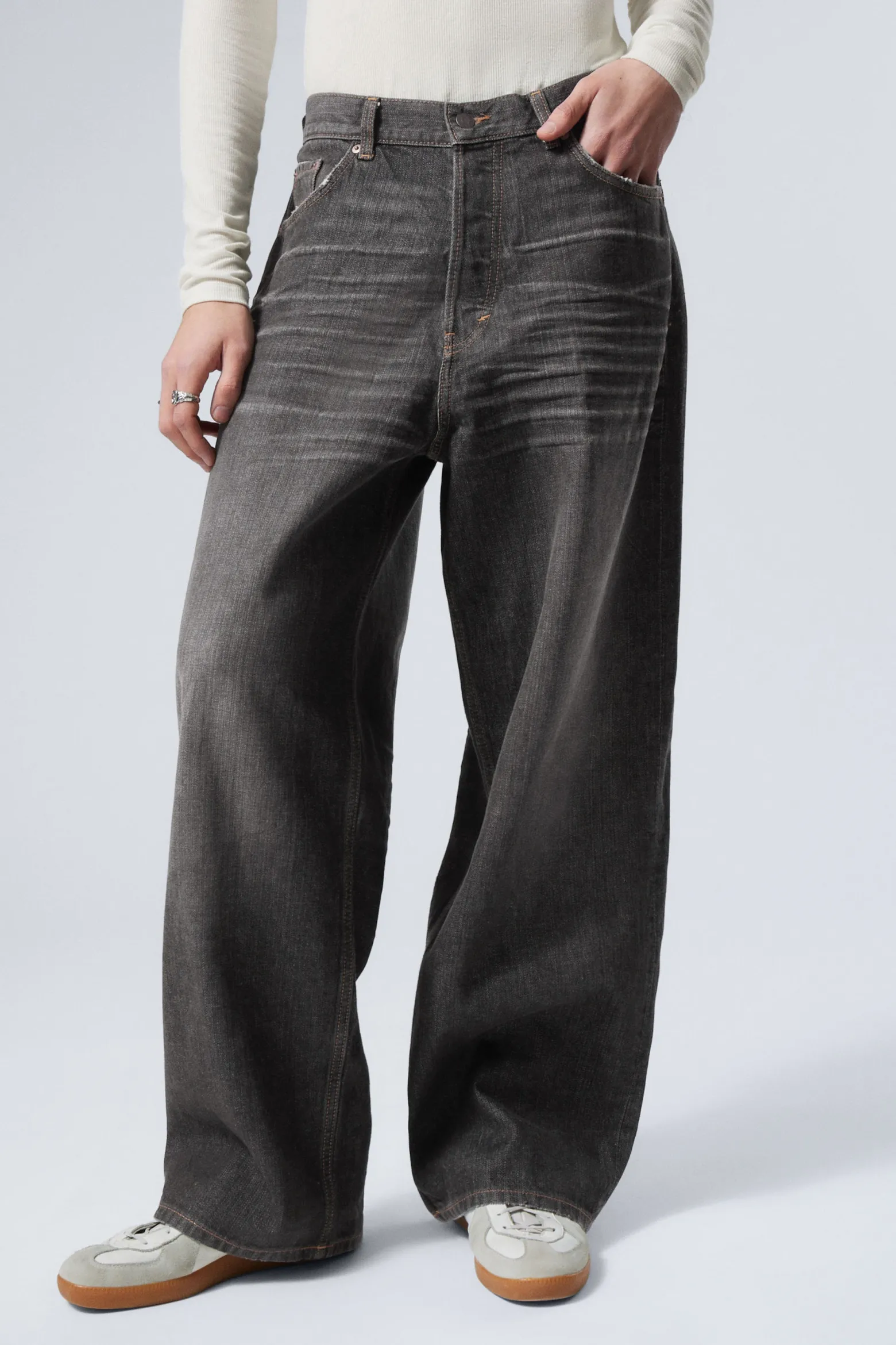 ASTRO LOOSE BAGGY LEG JEANS|Weekday Clearance