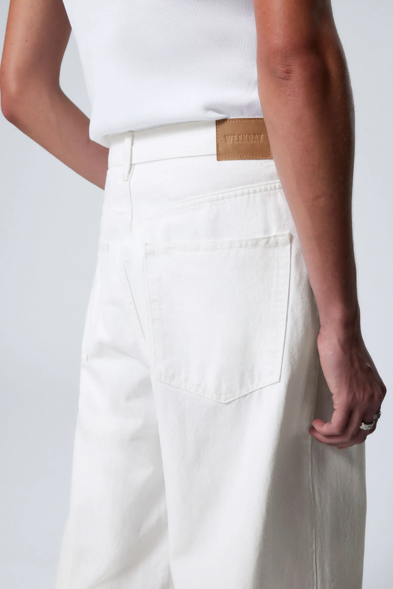 ASTRO LOOSE BAGGY LEG JEANS|Weekday Best
