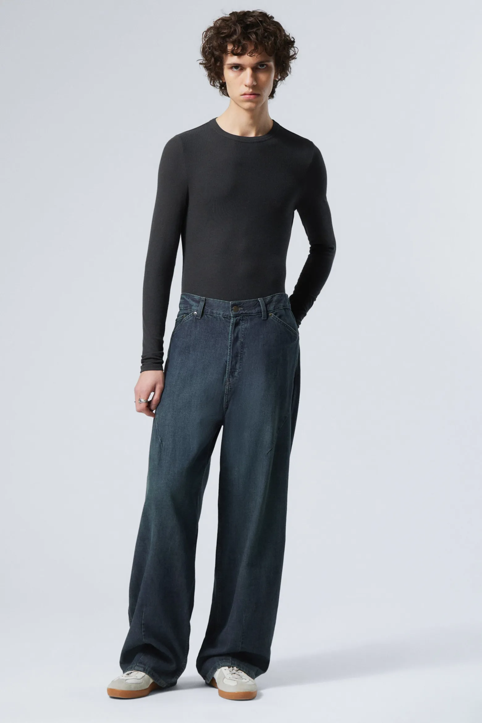 ASTRO SHAPE – BAGGY-JEANS|Weekday Hot