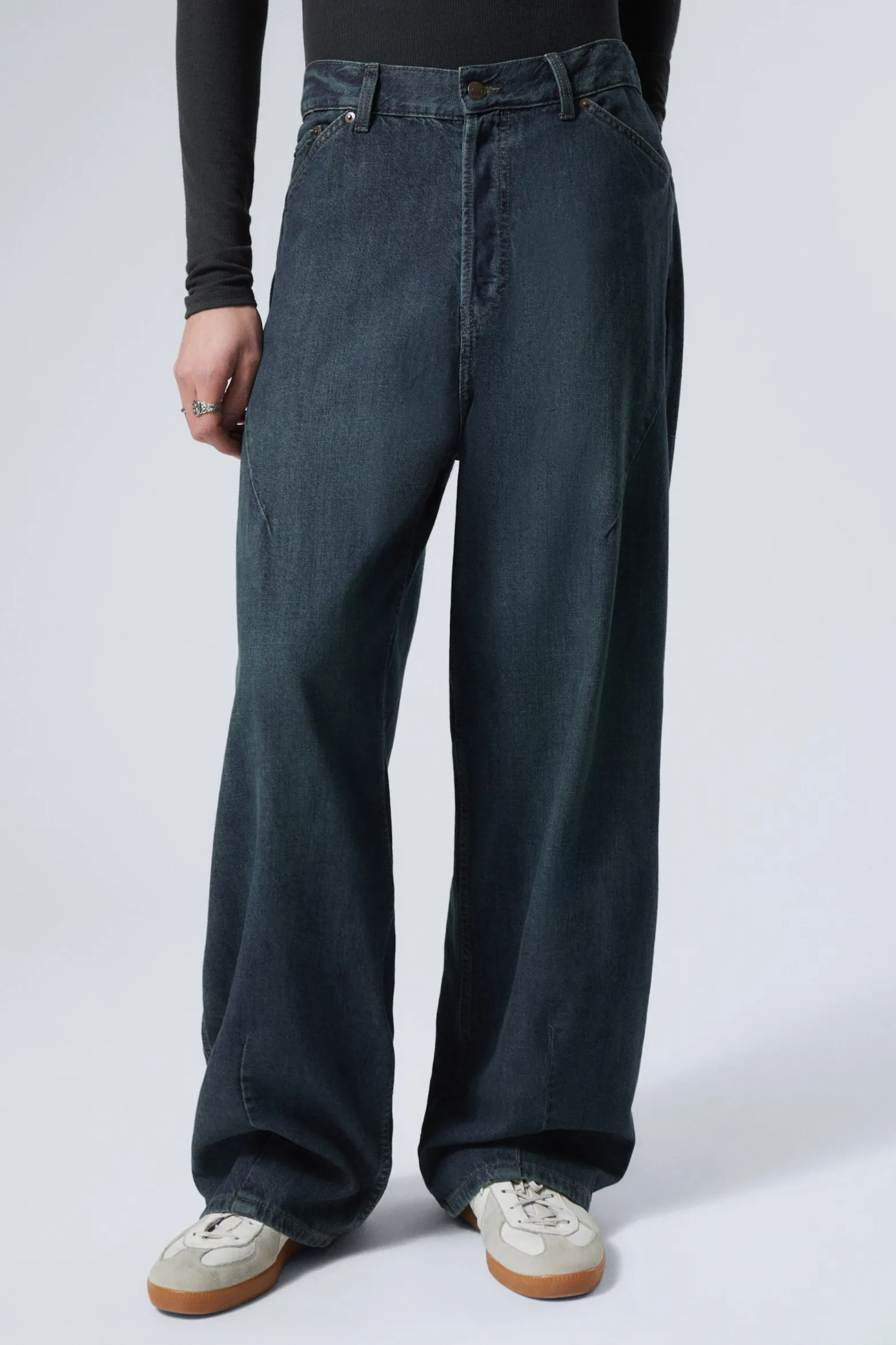 ASTRO SHAPE – BAGGY-JEANS|Weekday Hot