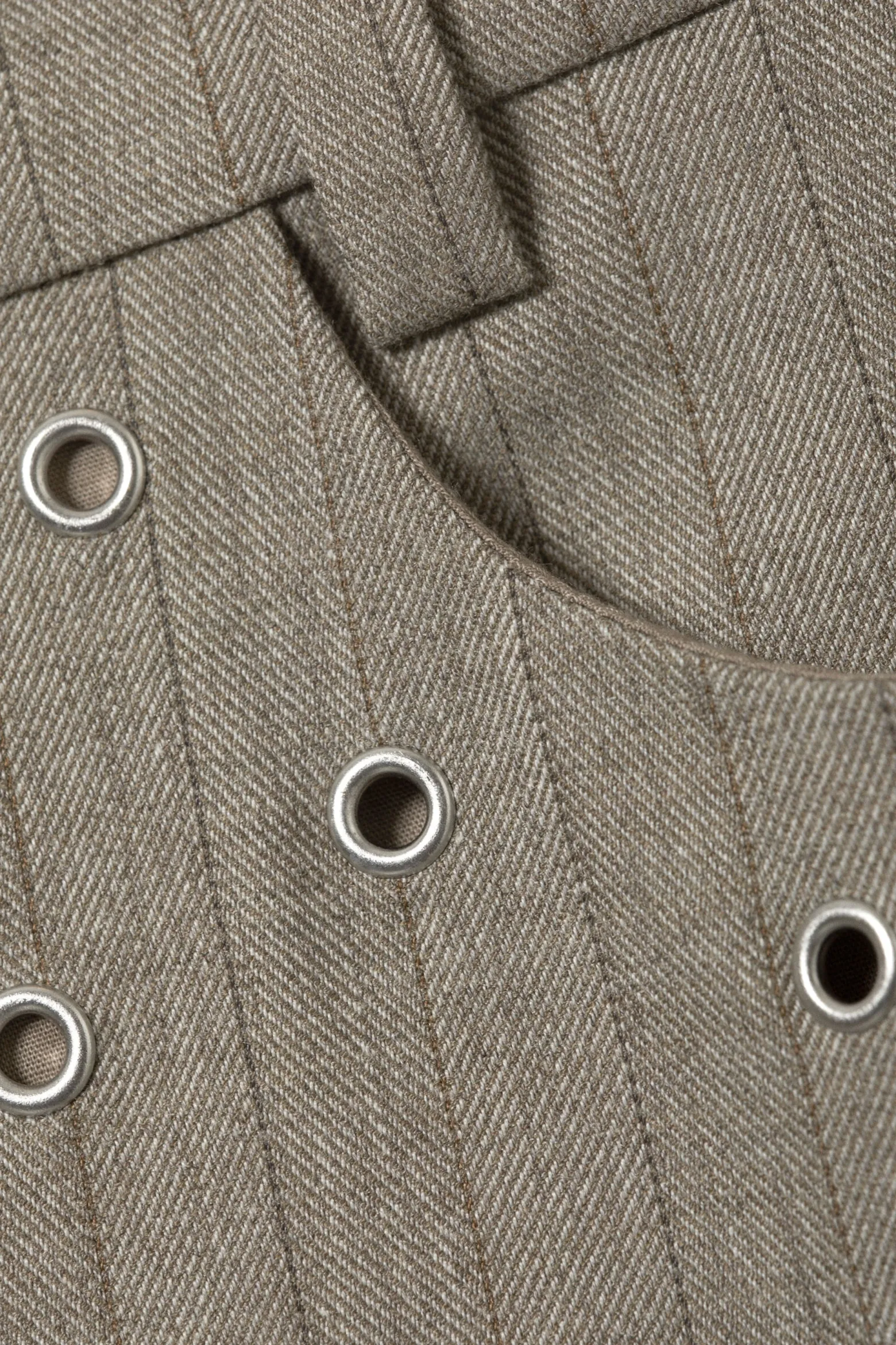 AUSGESTELLTE ANZUGHOSE MIT ÖSEN-DETAILS|Weekday Cheap