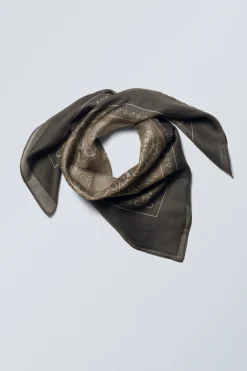 BEDRUCKTES BANDANA-TUCH|Weekday Outlet