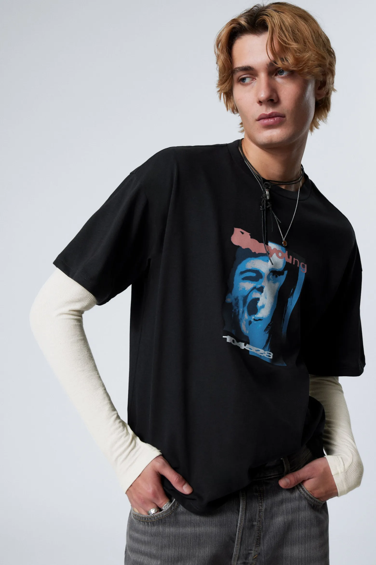 BEDRUCKTES KASTIGES T-SHIRT|Weekday Discount