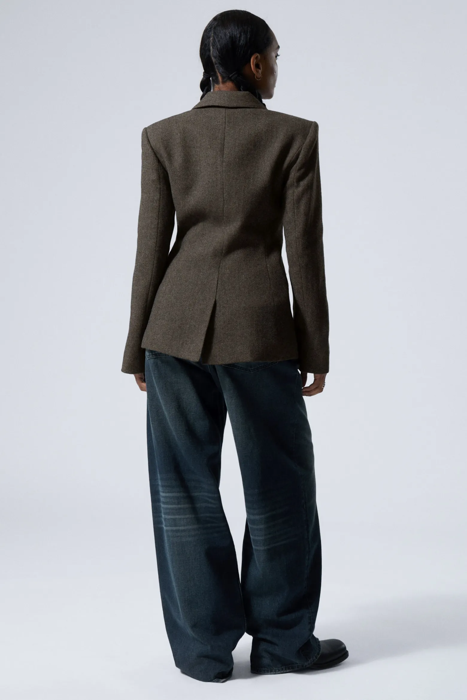 BLAZER AUS EINER WOLLMISCHUNG MIT FISCHGRÄTMUSTER|Weekday Best