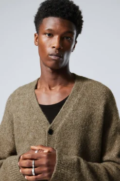 ENTSPANNTE STRICKJACKE AUS EINER WOLLMISCHUNG|Weekday Outlet