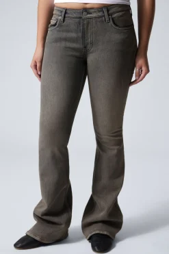 FLAME LOW WAIST SLIM FLARED LEG JEANS|Weekday Store