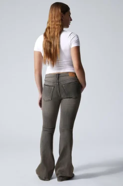 FLAME LOW WAIST SLIM FLARED LEG JEANS|Weekday Store