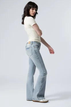 FLAME LOW WAIST SLIM FLARED LEG JEANS|Weekday Discount