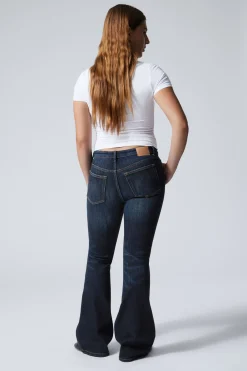 FLAME LOW WAIST SLIM FLARED LEG JEANS|Weekday Clearance