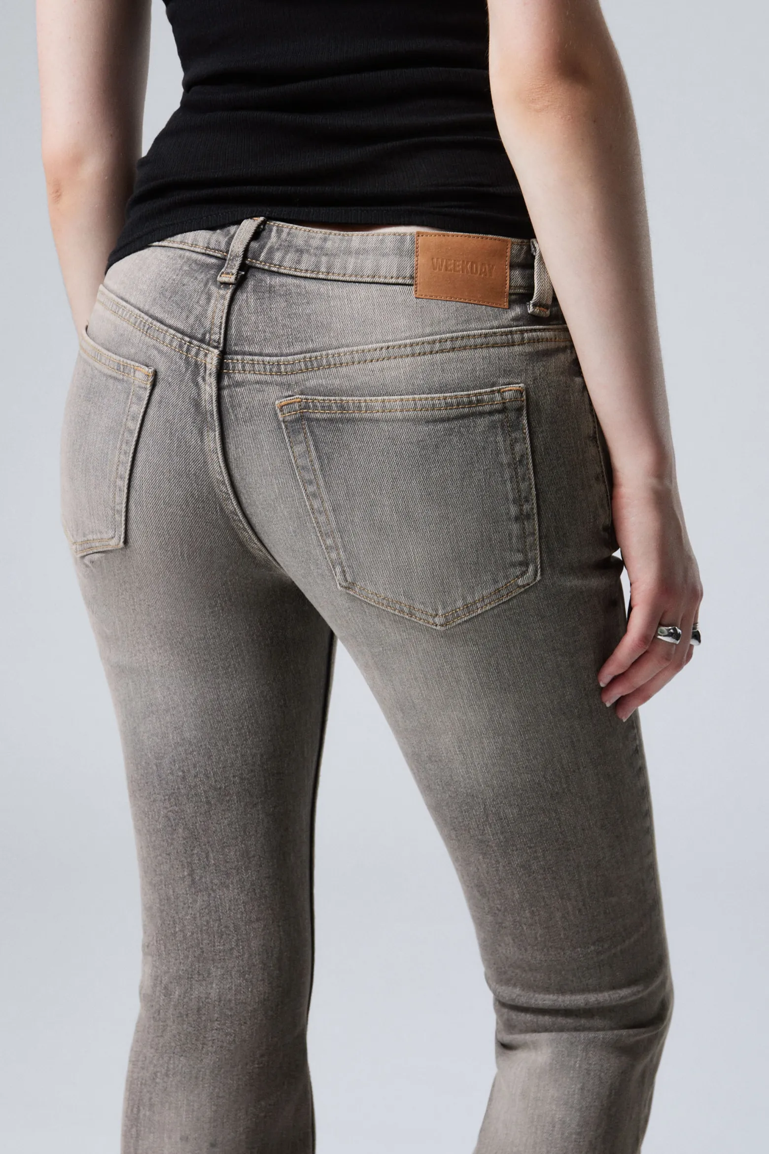 FLAME LOW WAIST SLIM FLARED LEG JEANS|Weekday Best