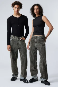 GALAXY – LOCKERE JEANS MIT GERADEM BEIN|Weekday Shop