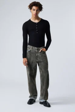 GALAXY – LOCKERE JEANS MIT GERADEM BEIN|Weekday Shop