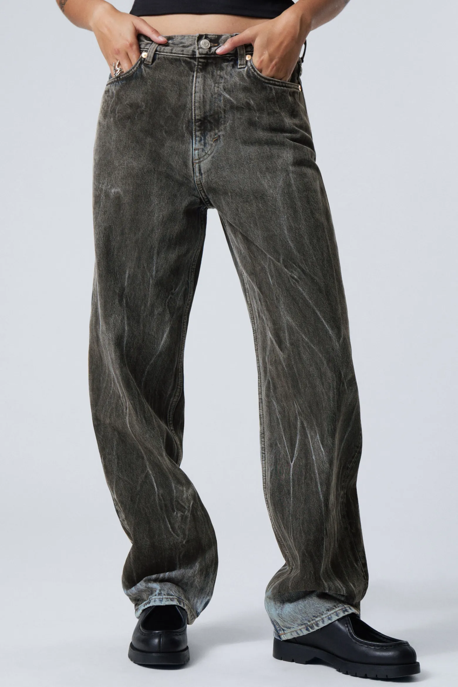 GALAXY – LOCKERE JEANS MIT GERADEM BEIN|Weekday Shop