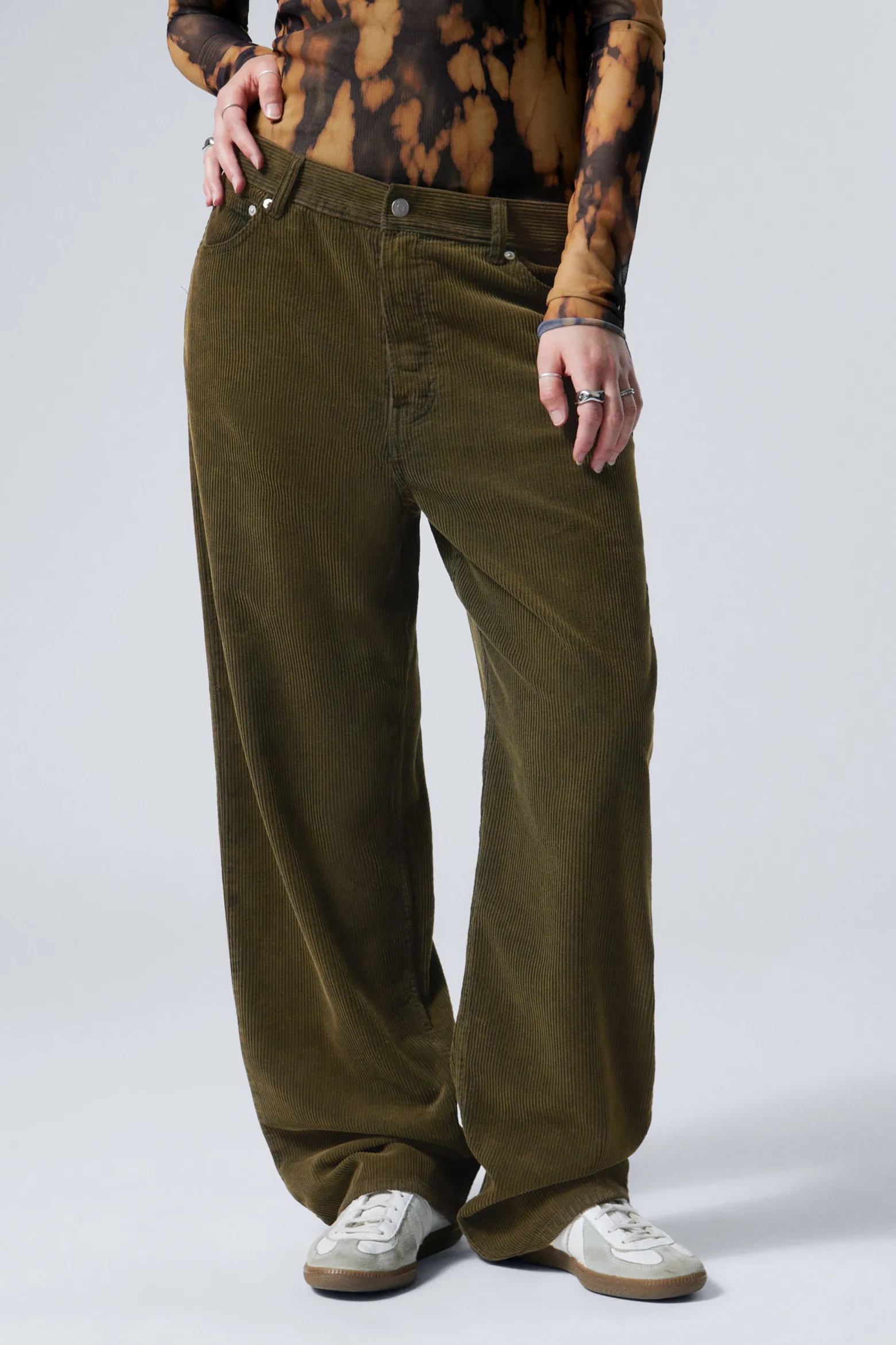 GALAXY – WEITE, GERADE GESCHNITTENE CORDHOSE|Weekday Outlet