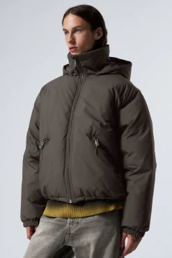 GEFÜTTERTE DAUNENJACKE MIT KAPUZE|Weekday Outlet