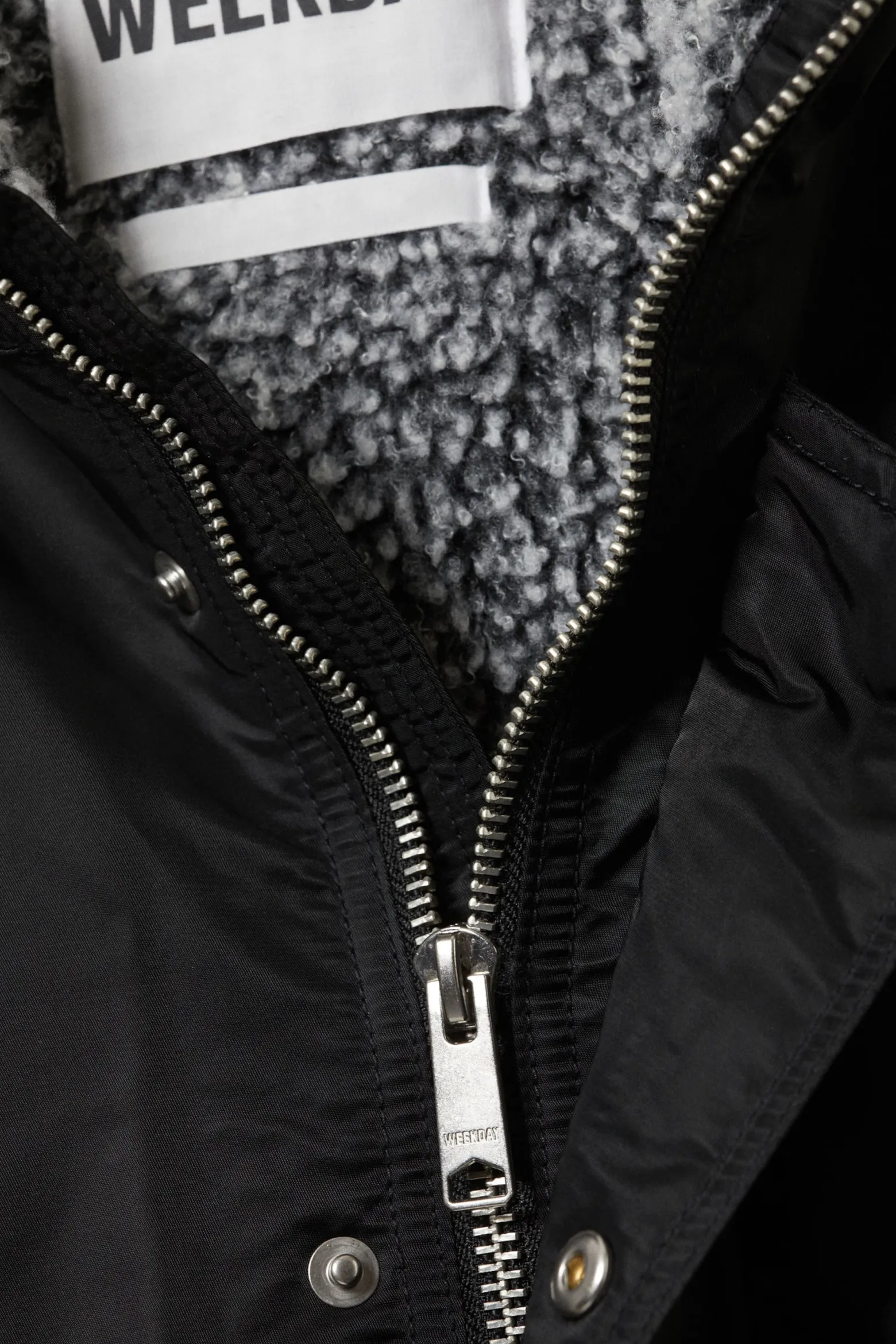 GEFÜTTERTE PARKA-JACKE AUS NYLON|Weekday Cheap