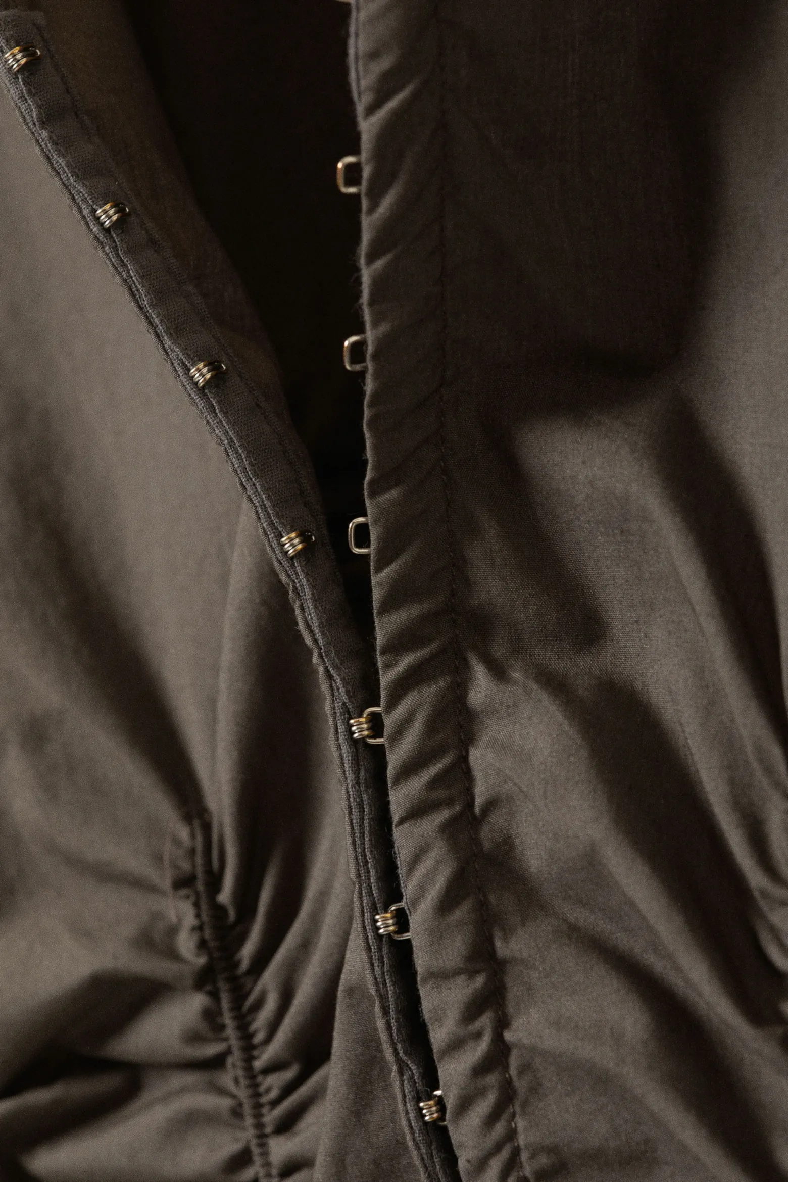 GERAFFTES POPELINE-HEMD MIT V-AUSSCHNITT|Weekday Fashion