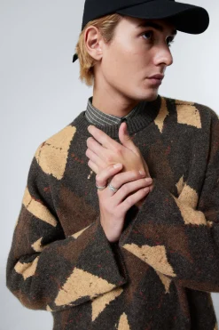 GESTRICKTER PULLOVER MIT LOSEM RAUTENMUSTER|Weekday Outlet