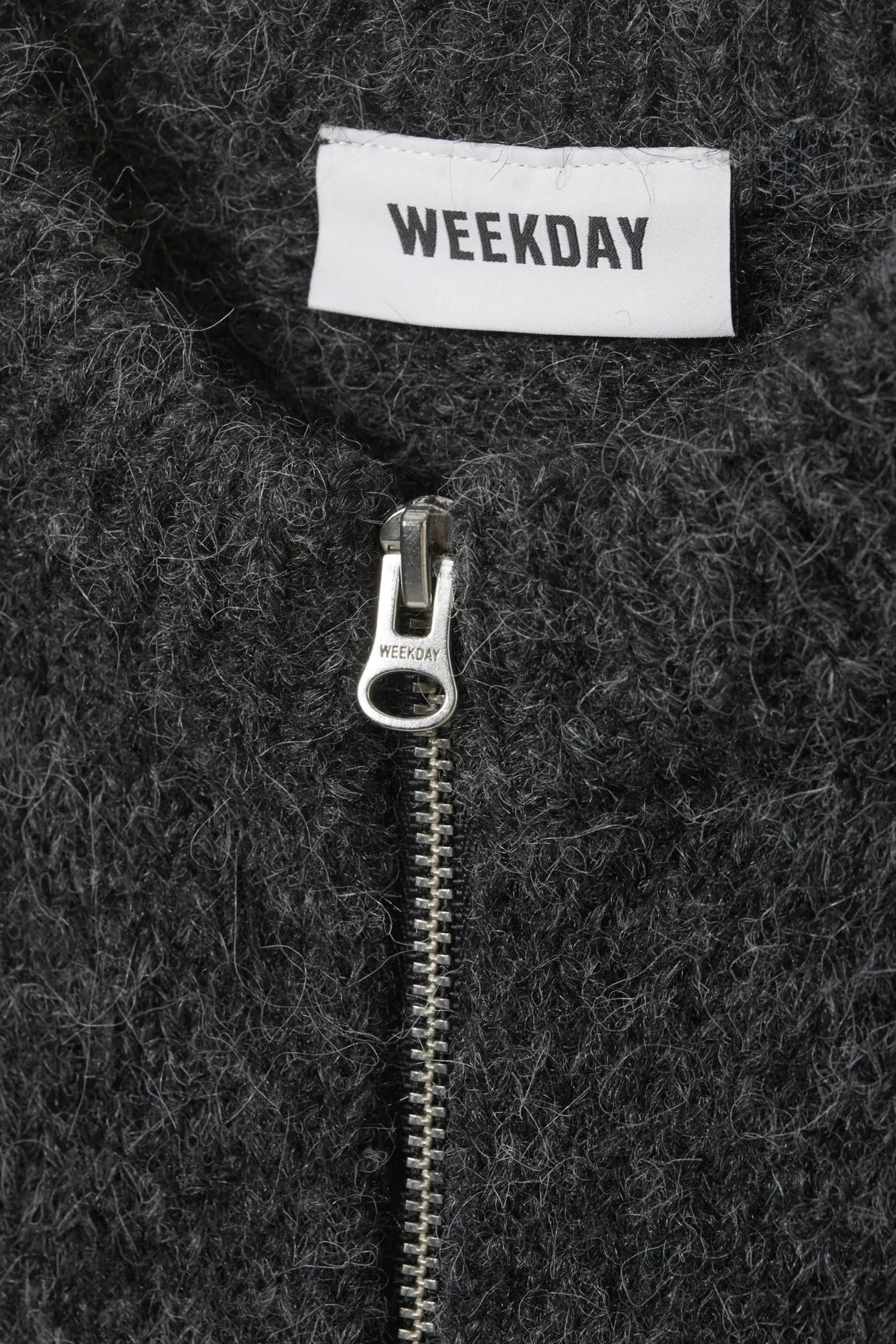 GESTRICKTER ZIP-CARDIGAN MIT SCHMALER PASSFORM|Weekday Flash Sale