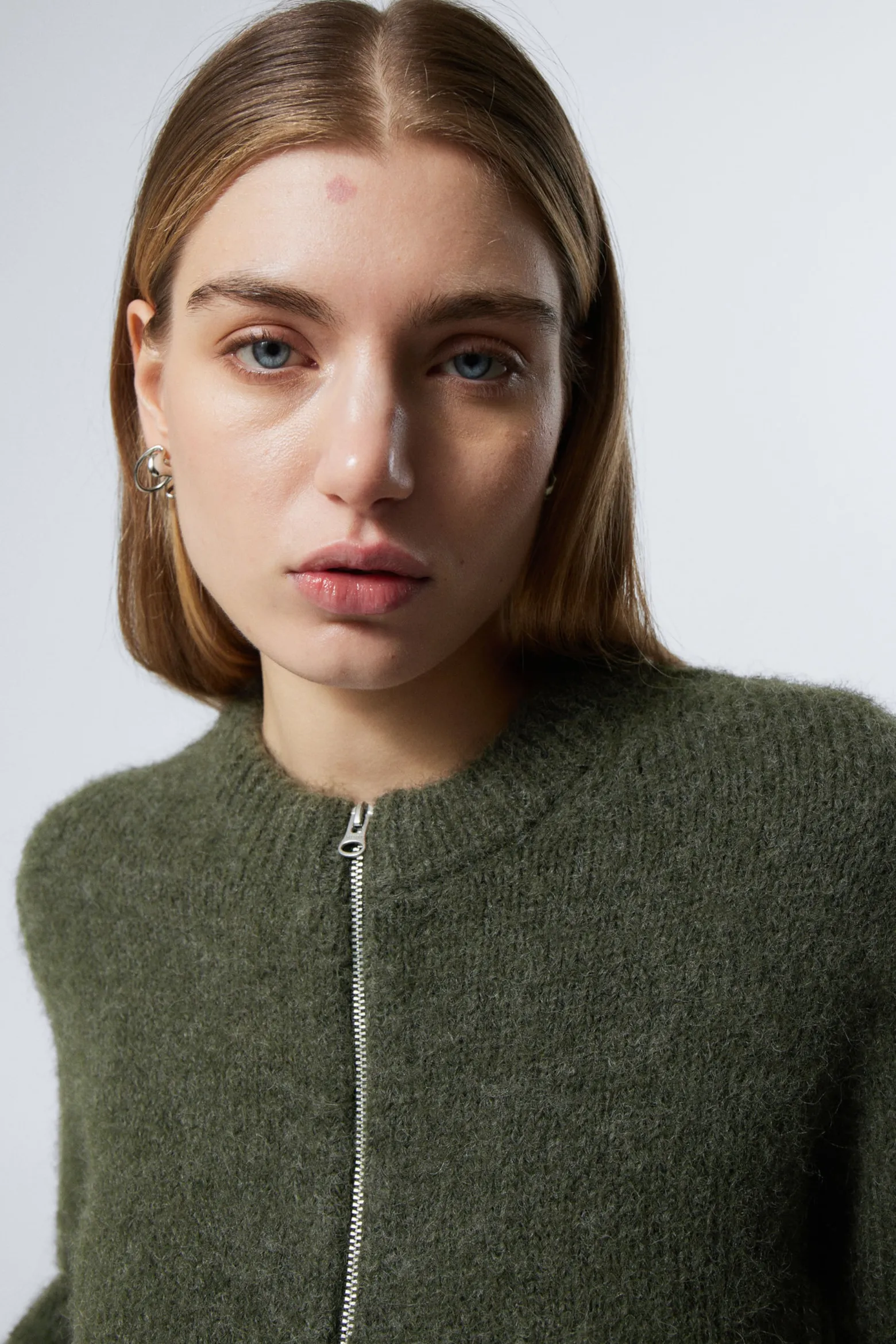 GESTRICKTER ZIP-CARDIGAN MIT SCHMALER PASSFORM|Weekday New