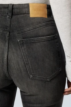 GLOW CURVE HIGH WAISTED REGULAR FLARED LEG JEANS|Weekday Online