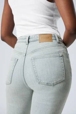 GLOW CURVE HIGH WAISTED REGULAR FLARED LEG JEANS|Weekday Cheap