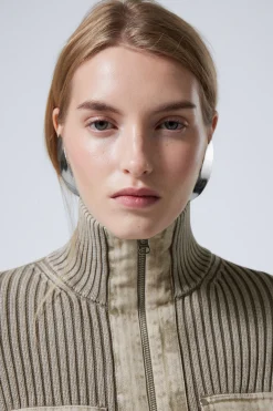 GROSSE CLIP-ON-OHRRINGE AUS METALL|Weekday Shop