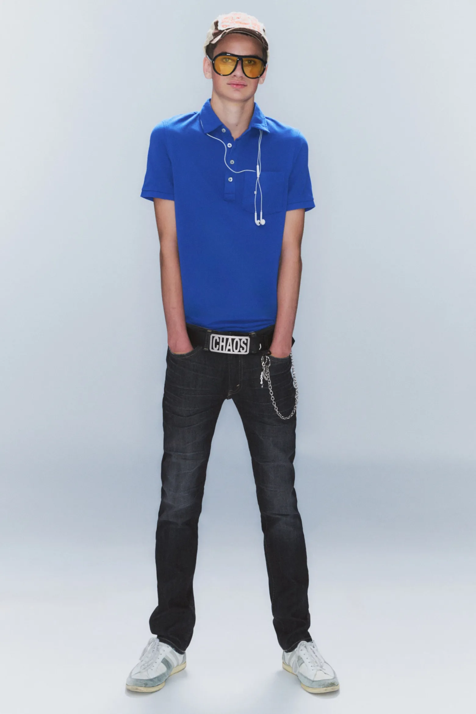 ISSUE –TAPERED JEANS MIT NIEDRIGER TAILLE|Weekday Shop