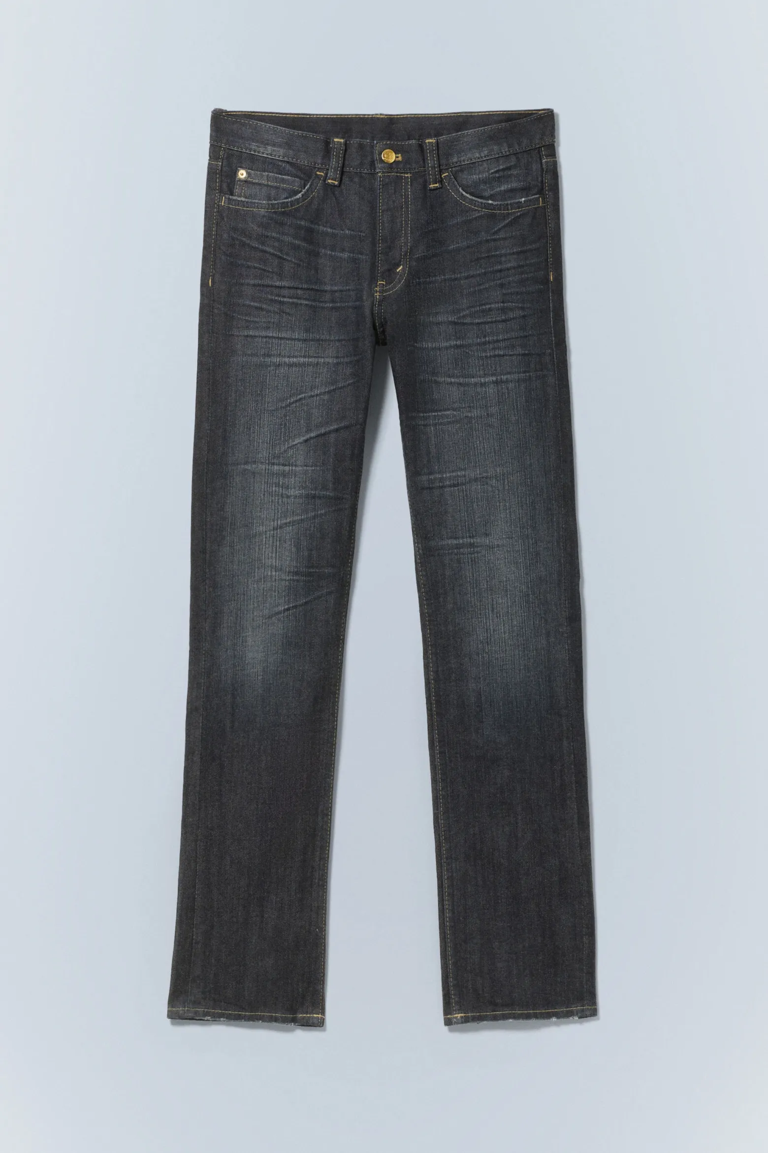 ISSUE –TAPERED JEANS MIT NIEDRIGER TAILLE|Weekday Shop