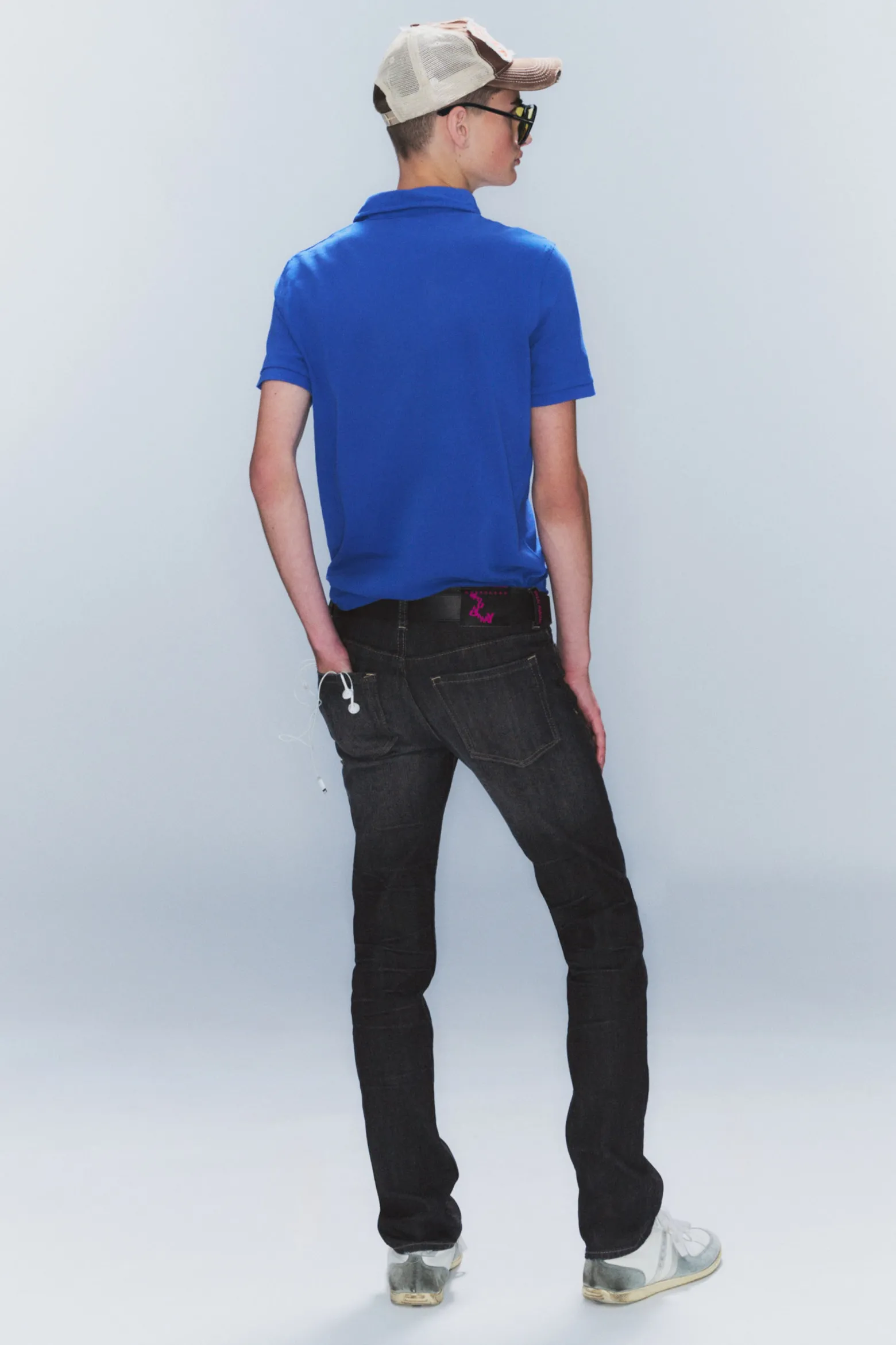 ISSUE –TAPERED JEANS MIT NIEDRIGER TAILLE|Weekday Shop