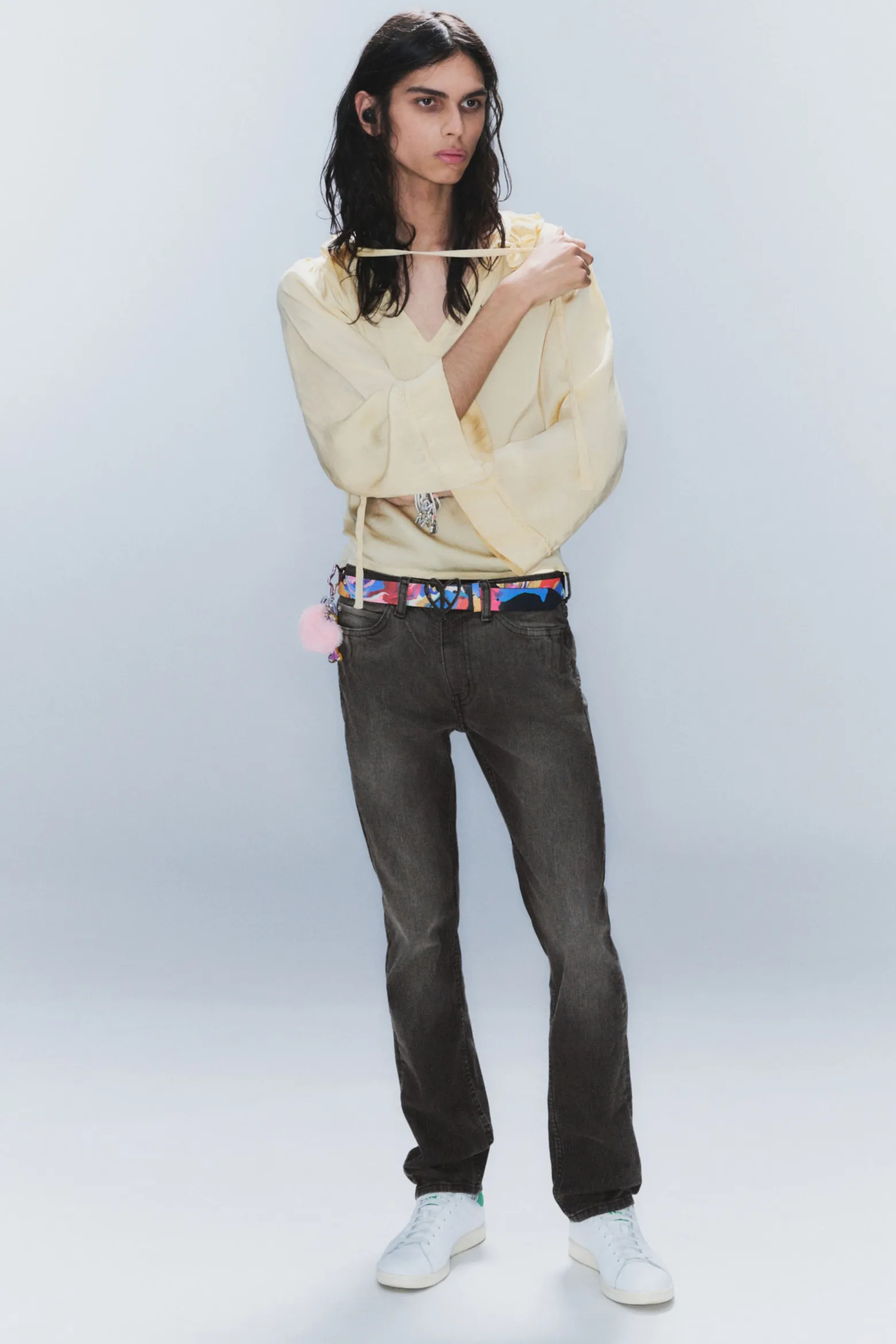 ISSUE –TAPERED JEANS MIT NIEDRIGER TAILLE|Weekday Shop