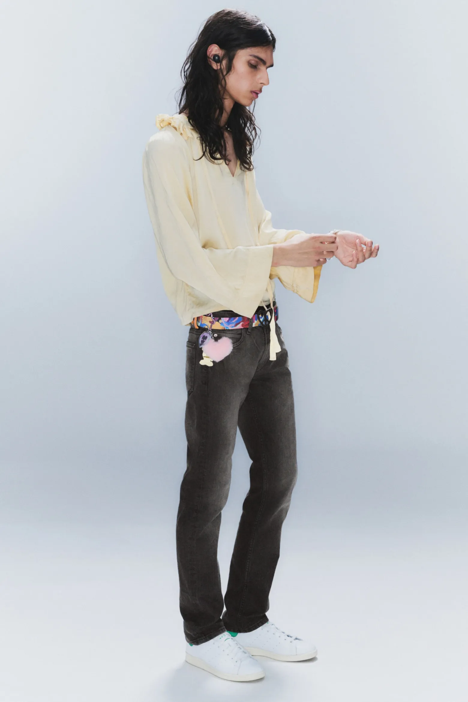 ISSUE –TAPERED JEANS MIT NIEDRIGER TAILLE|Weekday Shop