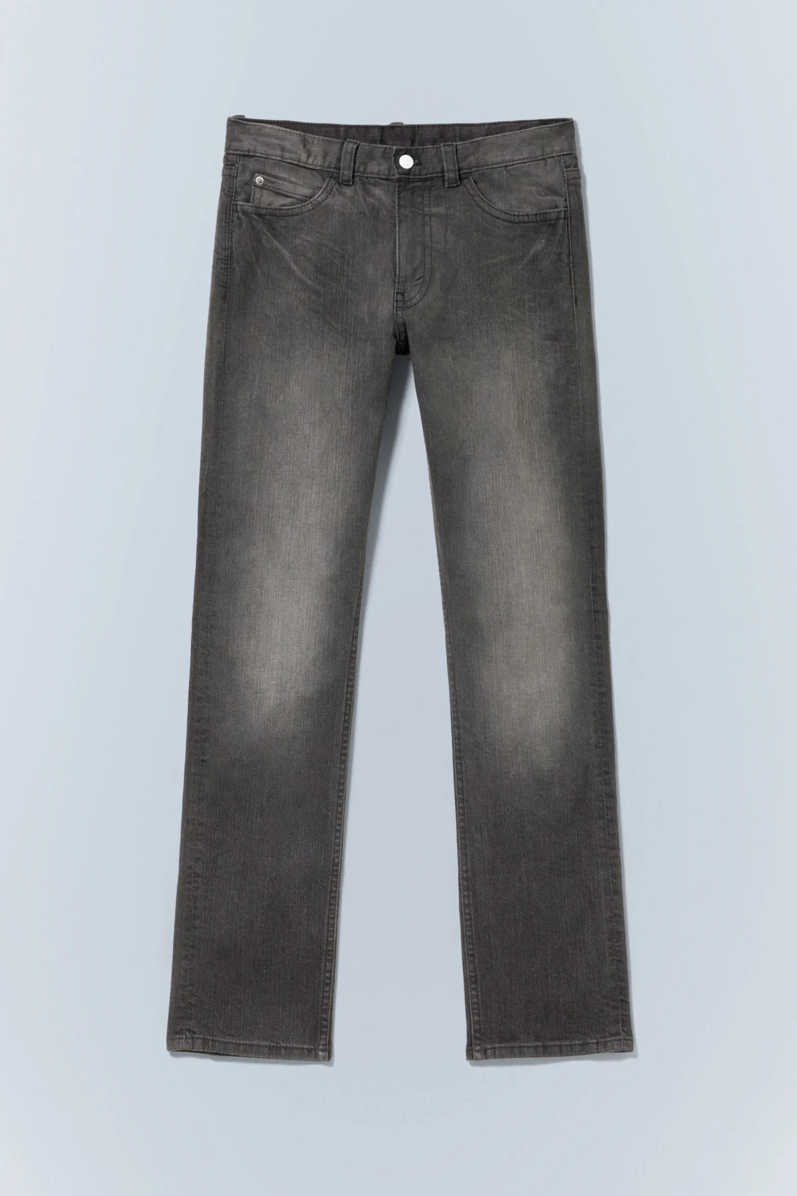 ISSUE –TAPERED JEANS MIT NIEDRIGER TAILLE|Weekday Shop
